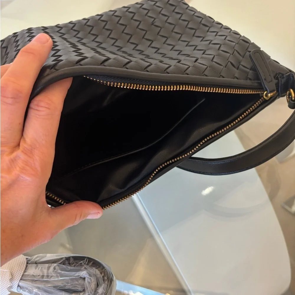 Woven Vegan Shoulder Bag - Black